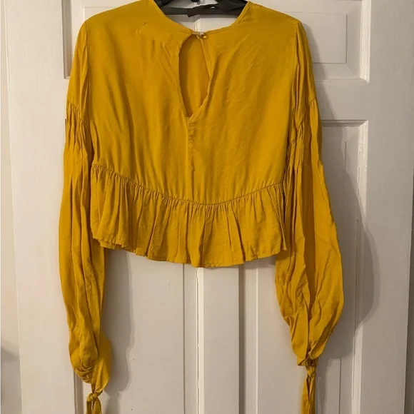 Capulet Top - Picture 2 of 2